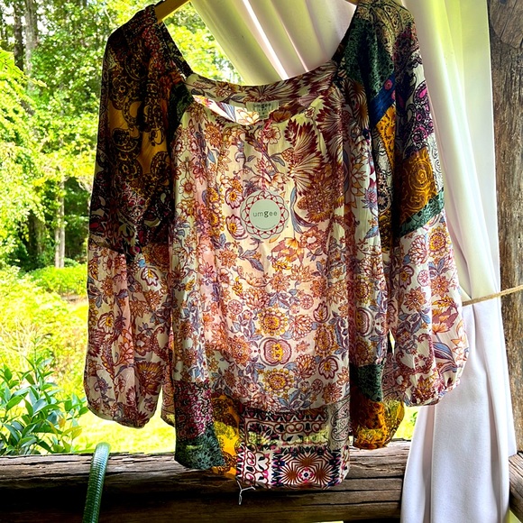 Umgee Tops - UMGEE NWT BOHO MIXED PATTERN RELAXED FIT TOP SIZE M.